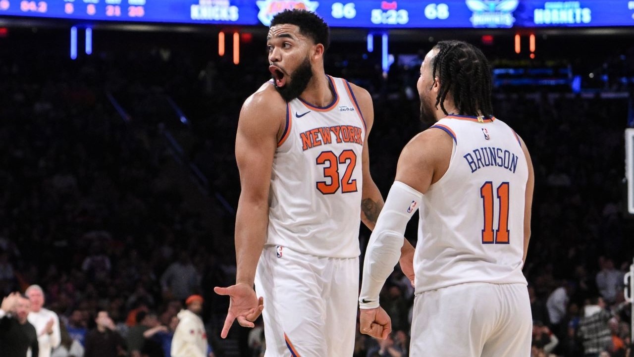 découvrez l'affrontement captivant entre brunson et les raptors, où l'intensité du jeu de basket-ball atteint son apogée. analysez les performances clés, les stratégies des équipes et les moments décisifs de ce match incontournable pour les fans de la nba.