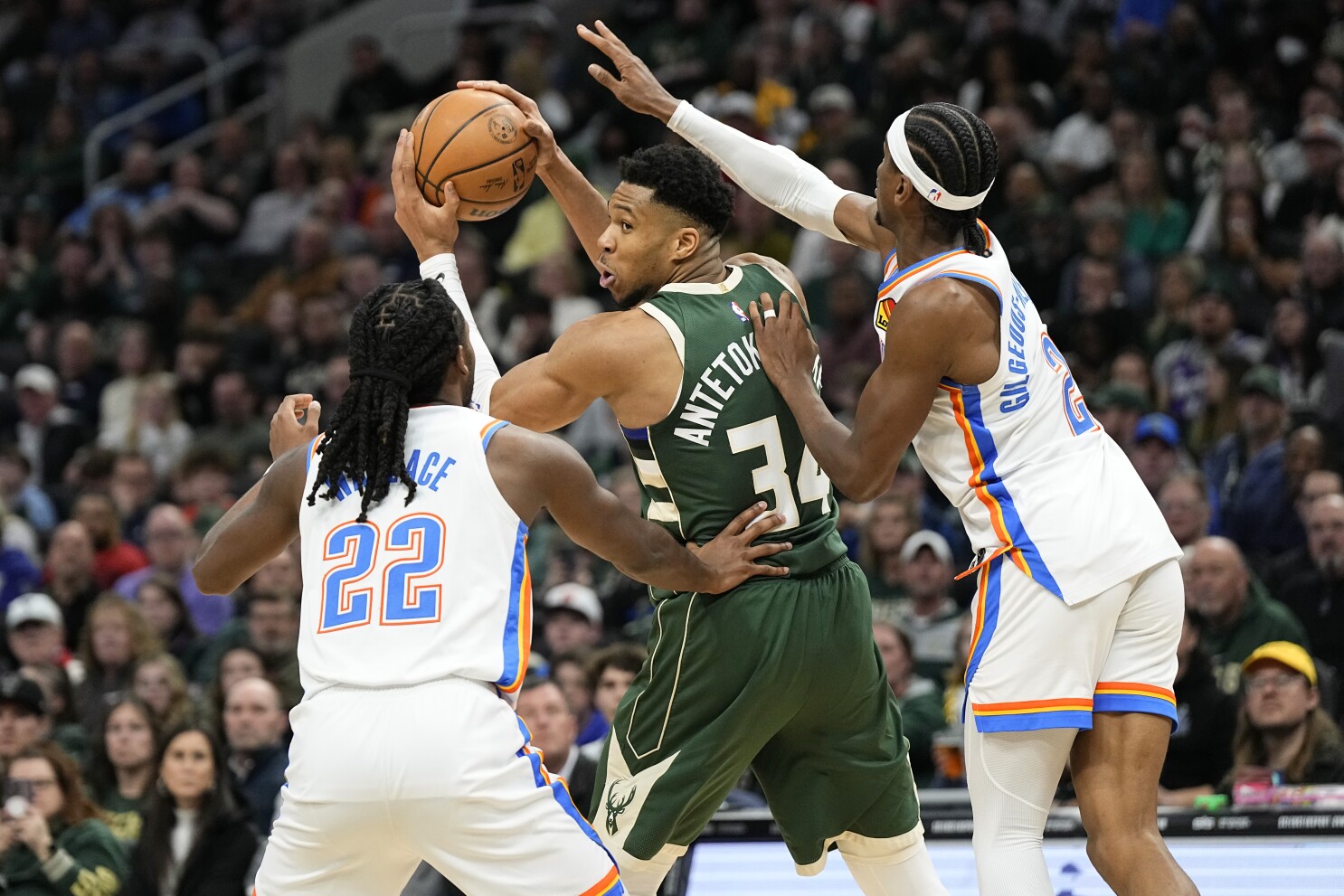 découvrez nos prévisions détaillées pour le match opposant les milwaukee bucks aux oklahoma city thunder. analyse des performances des équipes, statistiques clés et conseils de paris pour vous aider à anticiper le résultat de ce choc au sommet de la nba.