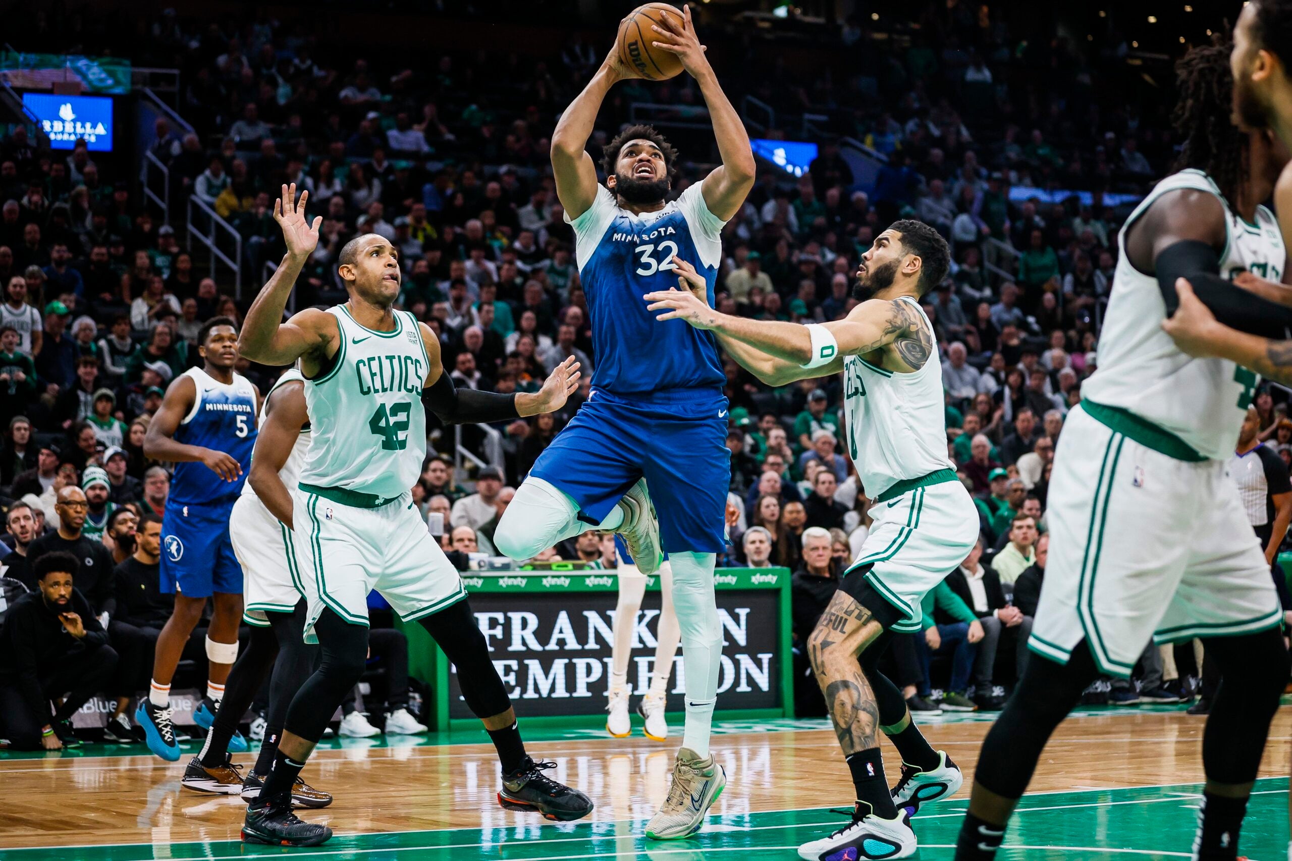 découvrez notre analyse approfondie du match emblématique entre les knicks et les celtics. plongez dans les statistiques, les performances individuelles et les stratégies des équipes pour comprendre les enjeux et les moments clés de cette rencontre palpitante.