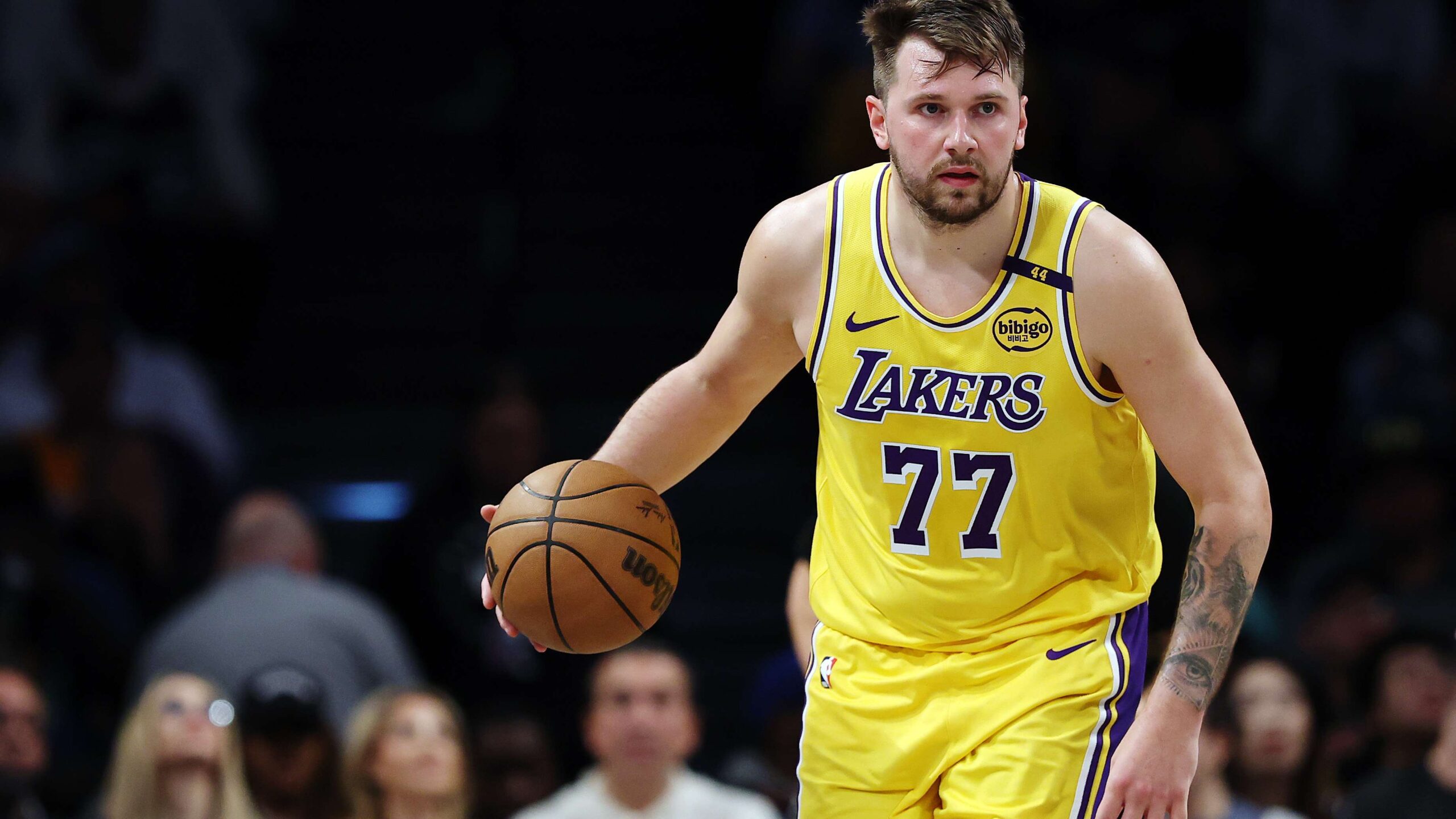 découvrez l'affrontement captivant entre les mavericks et les lakers, deux équipes phares de la nba. analyse des performances, statistiques clés et moments forts de ce duel emblématique dans le monde du basket-ball.